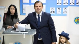 LIVE // Alegeri Prezidențiale 2020: Exprimarea votului de către candidatul Partidului Platforma Demnitate și Adevăr, Andrei Năstase